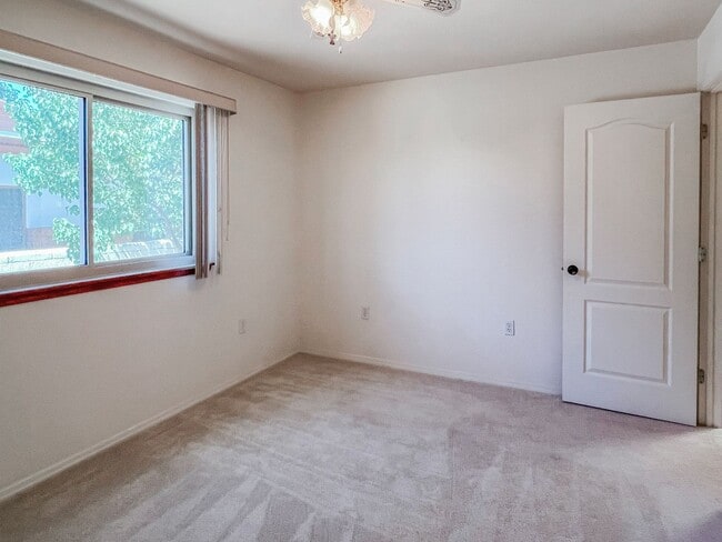 Building Photo - Spacious 3 Bedroom 2 Bath Home on Corner Lot