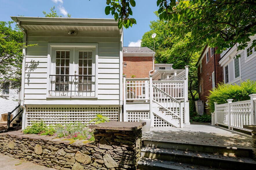 Building Photo - 4612 Sedgwick St NW