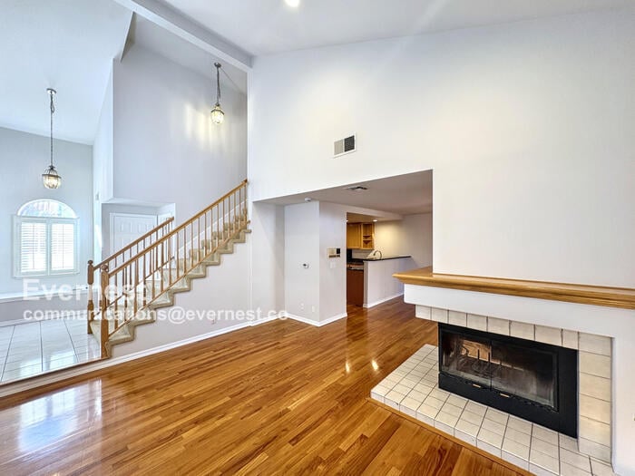 Building Photo - 473 S Clovercrest Ln