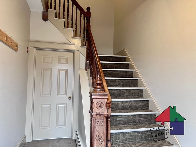 Building Photo - 14 Ayers St