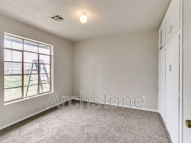 Building Photo - 1308 Kinkaid Dr