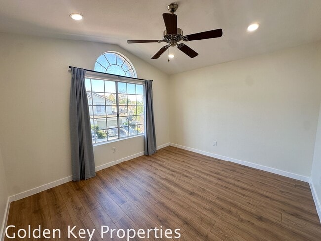 Building Photo - Move-In Ready 3-Bedroom Home in Vista!