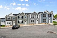 Building Photo - 24 Laurel Wy