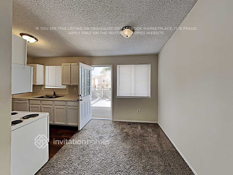 Building Photo - 19074 E Mansfield Dr