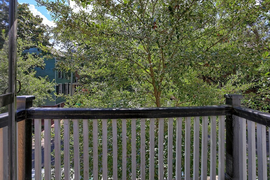 Building Photo - 403 Tattnall St