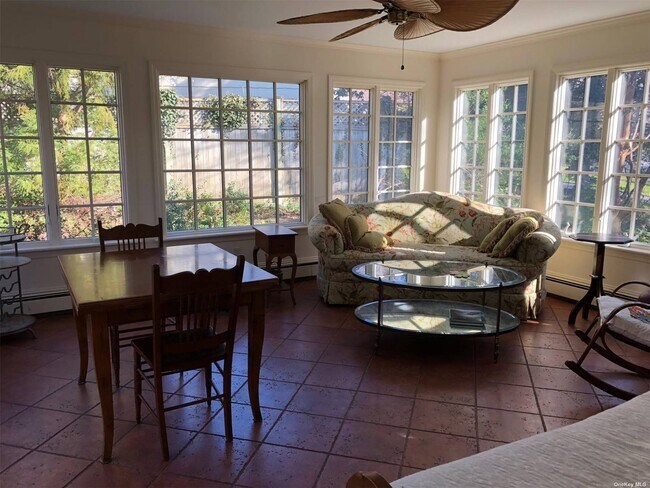 Building Photo - 3 Lamont Ln