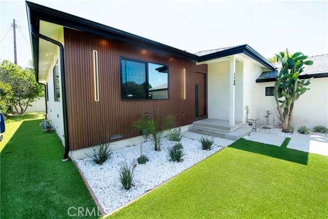 Building Photo - 7760 Independence Ave