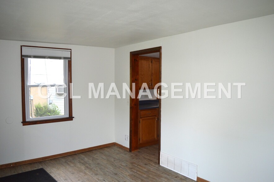 Building Photo - 1717 Loftsgordon Ave
