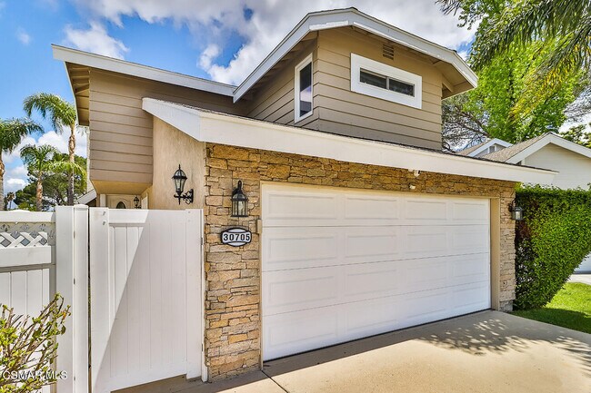 Building Photo - 30705 Davey Jones Dr