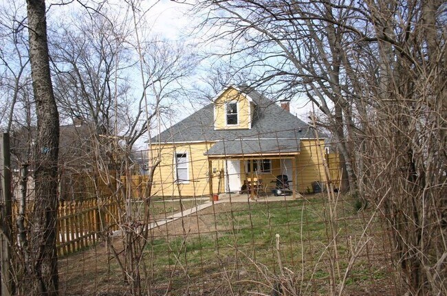 Building Photo - 3809 Elkins Ave
