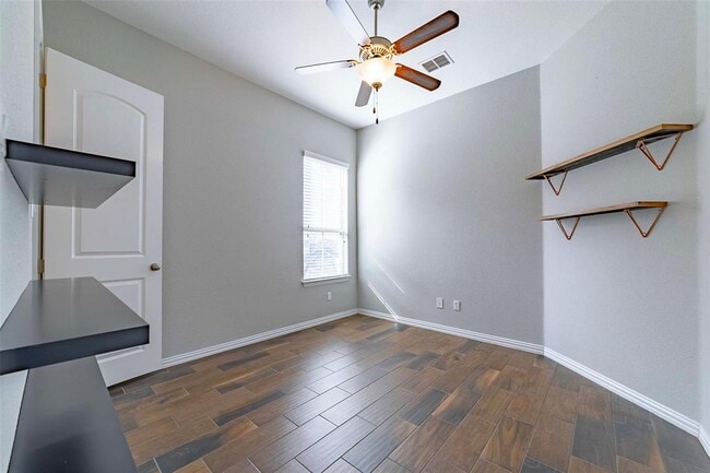 Building Photo - 206 Cartwheel Bend