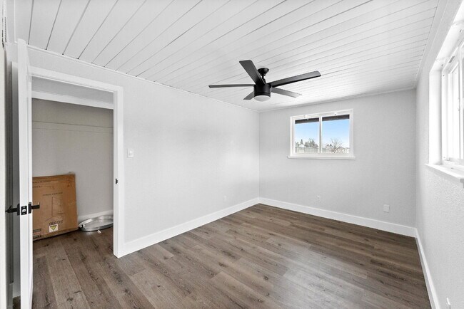 Building Photo - 1100 N Rosemary St