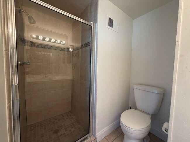 Building Photo - Spacious 2-Bedroom Condo with Fireplace, Private Patio & In-Unit Laundry in DTC!
