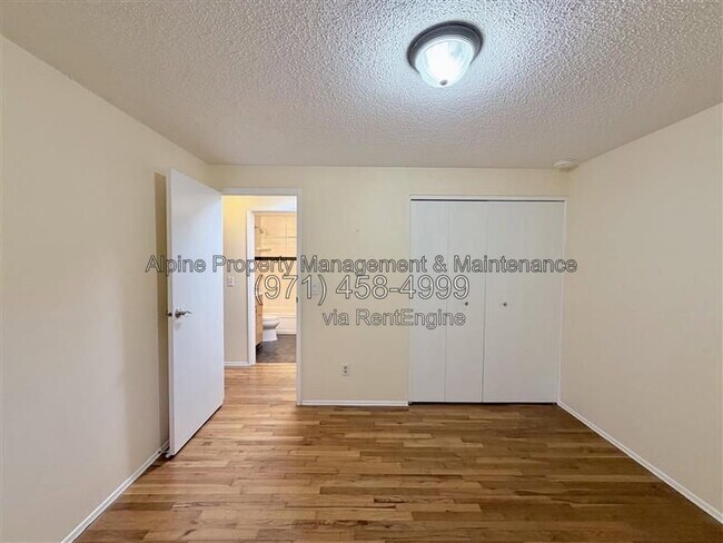 Building Photo - 4670 SW 160th Ave