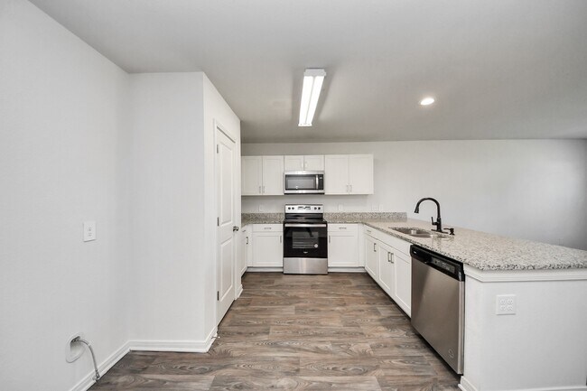 Building Photo - 164 Goldenrod