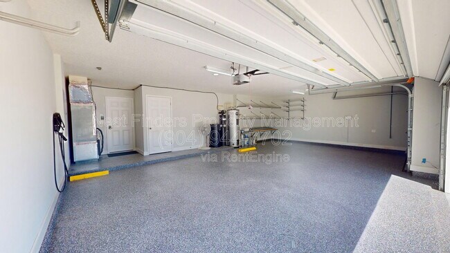 Building Photo - 283 Holland Dr