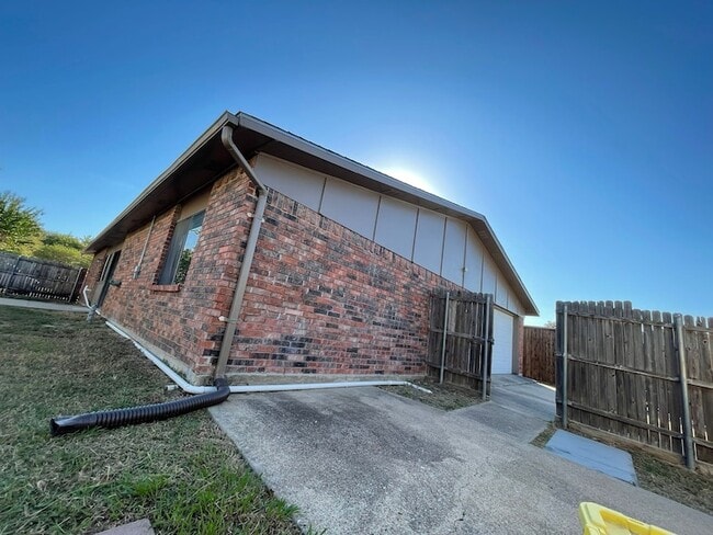 Building Photo - 4916 N Colony Blvd