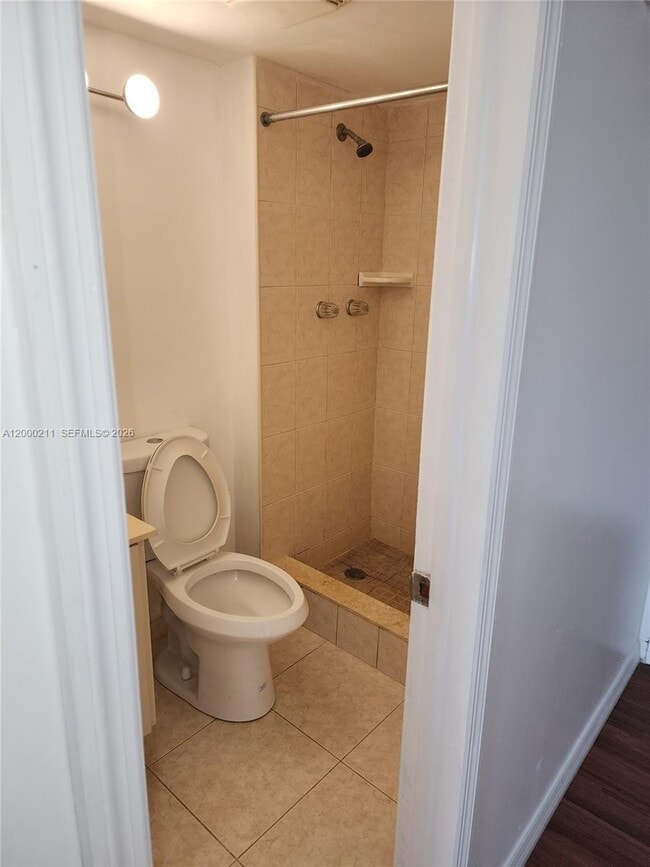 Building Photo - 4222 Inverrary Blvd