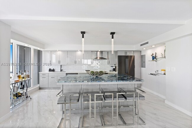 Building Photo - 2100 S Ocean Dr