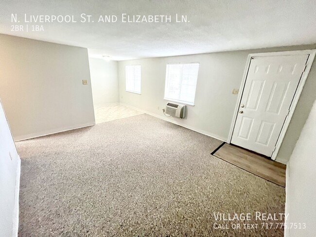 Building Photo - END-unit! Affordable 2-Bed Convenient to I...