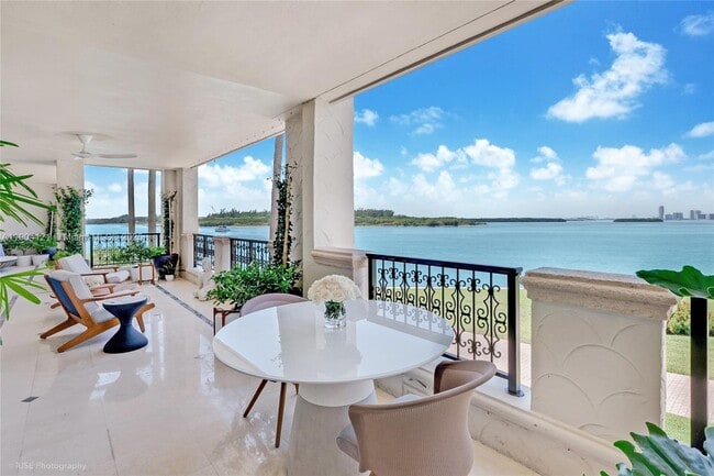 Building Photo - 4822 Fisher Island Dr
