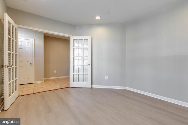 Building Photo - 1739 Theale Way
