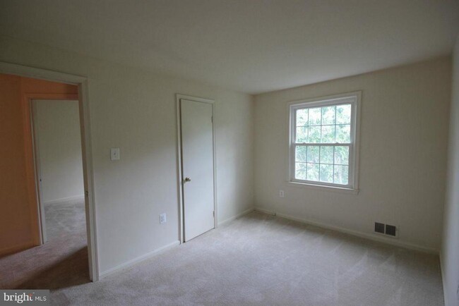 Building Photo - 7901 Central Park Cir