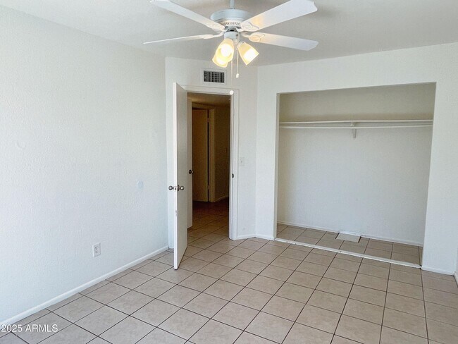 Building Photo - 2061 S Apache Dr