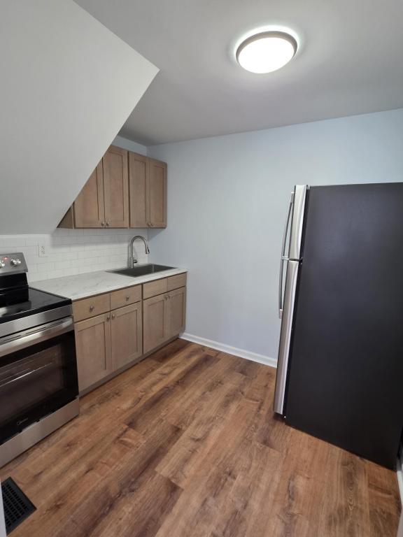 Building Photo - 48 Rumbold Ave