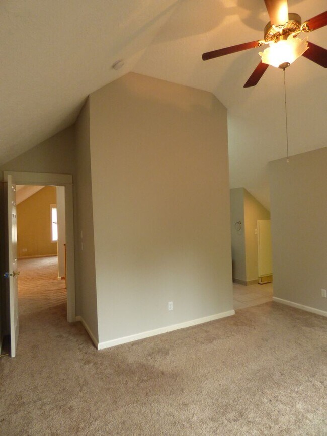 Building Photo - Rent Special: 1/2 Off First Full Month's Rent