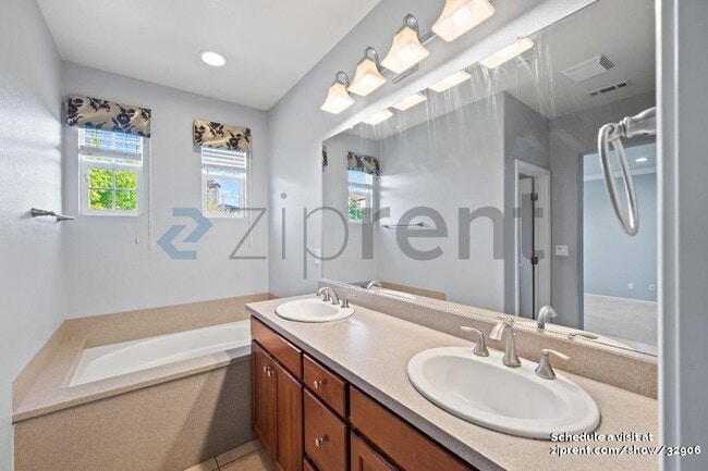 Building Photo - 3126 Fioli Way