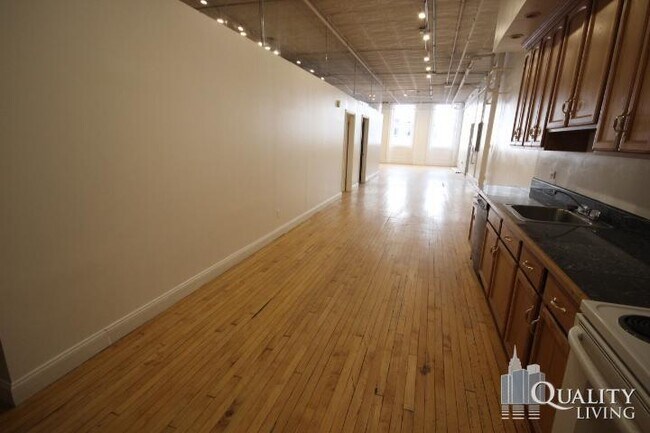Building Photo - 4 bedroom in NEW YORK NY 10012
