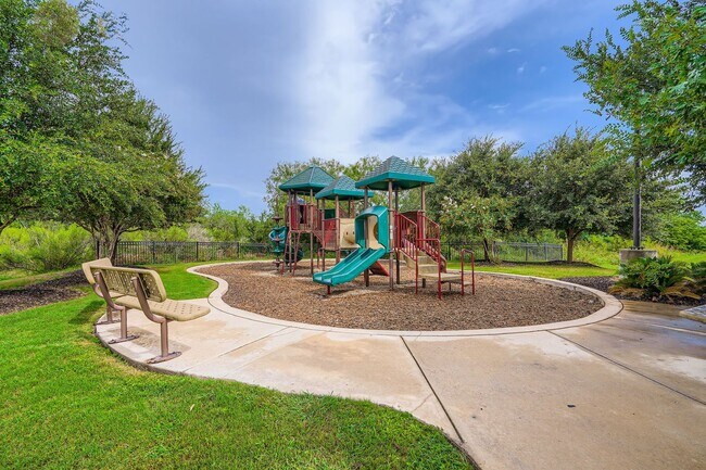 Building Photo - First time rental!