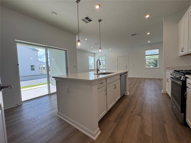 Building Photo - 301 Platform Ln