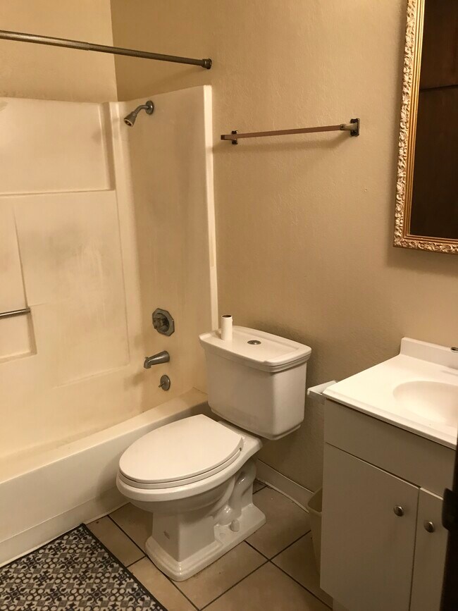 Building Photo - 1111 Willow St