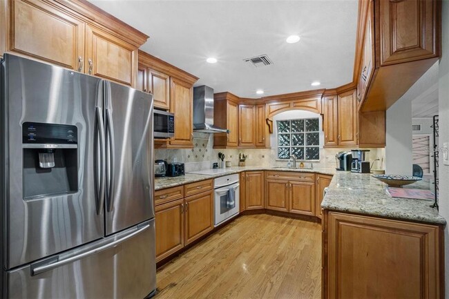 Building Photo - 2014 8th Terrace SE