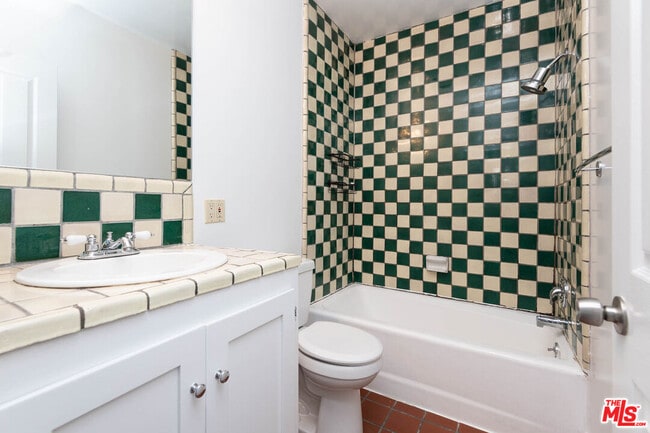 Building Photo - 522 N Alta Vista Blvd