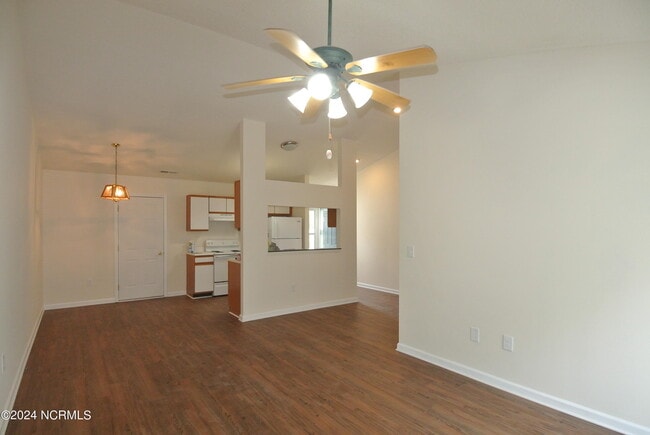 Building Photo - 1479 RaceTrack Rd