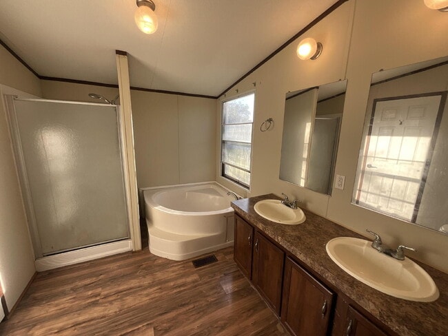 Building Photo - Charming 3-Bed, 2-Bath Retreat: Spacious 1216 Sq Ft Mobile Home in Peaceful Brazoria, TX! (COMING...