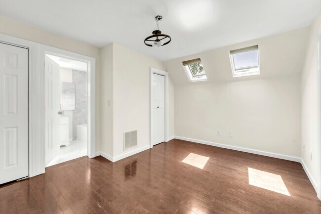 Building Photo - 83 Beaumont St