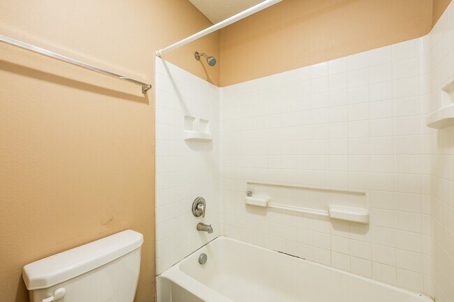 Building Photo - 6207 El Granate Dr