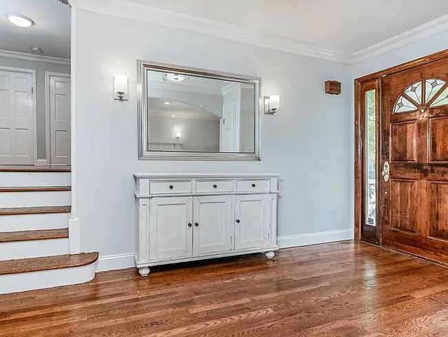 Building Photo - 177 Puritan Dr