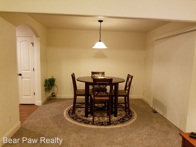 Building Photo - 4 br, 3.5 bath House - 4113 Gunsmoke Road