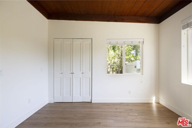 Building Photo - 727 N La Fayette Park Pl