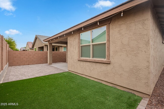 Building Photo - 14202 W Willow Ave