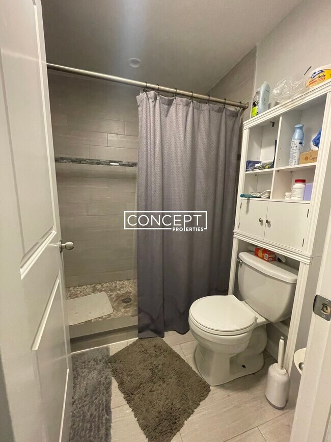 Building Photo - 996 Tremont St