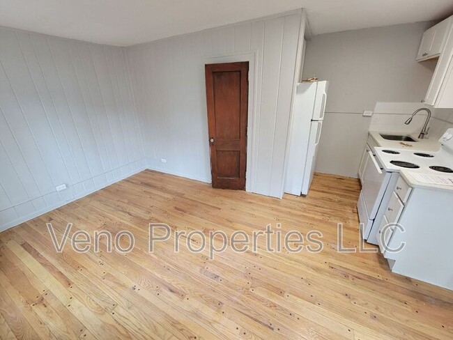 Building Photo - 3010 NY 43