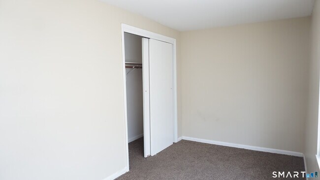 Building Photo - 316 Linwood Ave