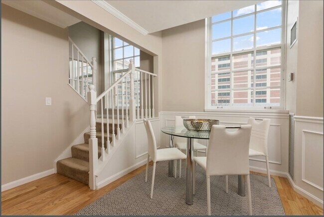 Building Photo - 106 13th St