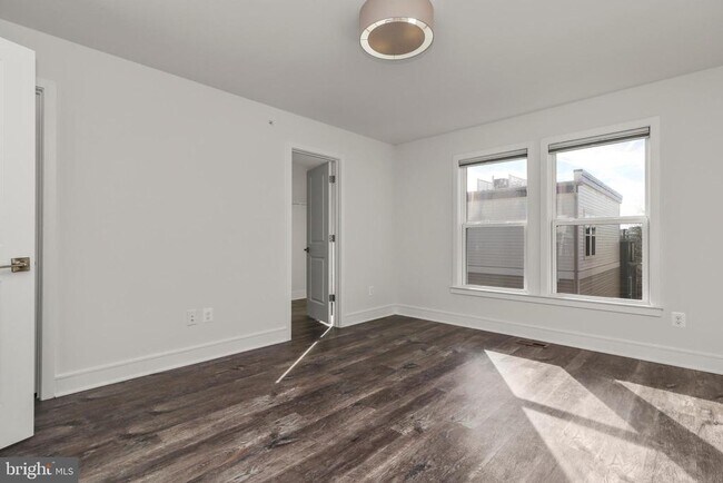 Building Photo - 14583 Lakestone Dr